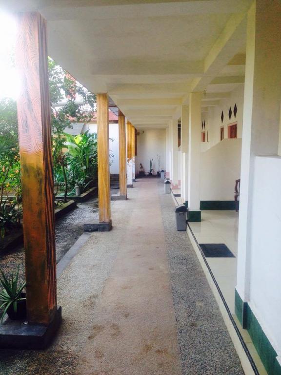 Good For Ya Knee Hostel & Bungalows (Adults Only) Gili Trawangan Exterior photo