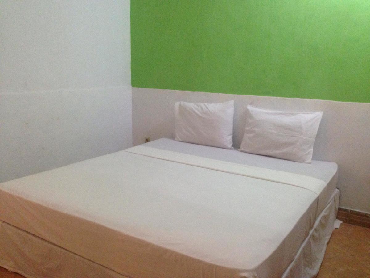 Good For Ya Knee Hostel & Bungalows (Adults Only) Gili Trawangan Exterior photo