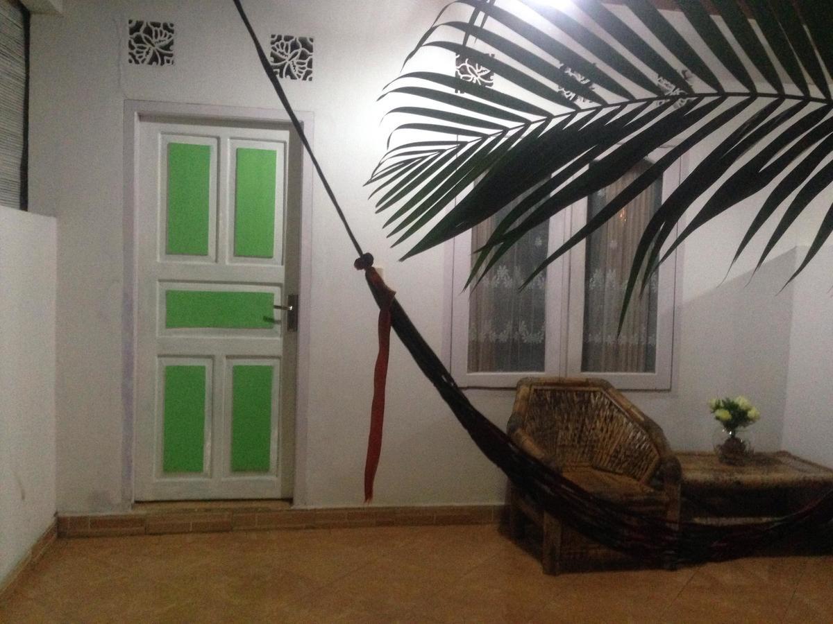 Good For Ya Knee Hostel & Bungalows (Adults Only) Gili Trawangan Exterior photo